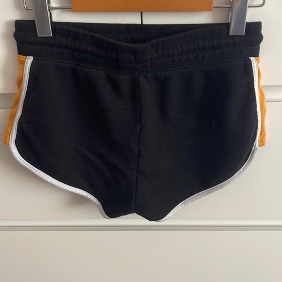 H&M shorts - Picture 2 of 4